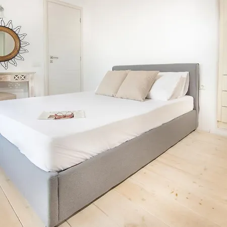 Eliades * Elia (Mykonos)