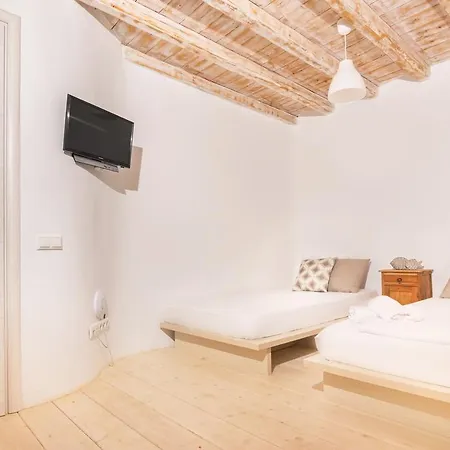 Apartment Eliades *
